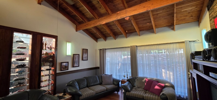 5 Bedroom Property for Sale in Wilkoppies North West